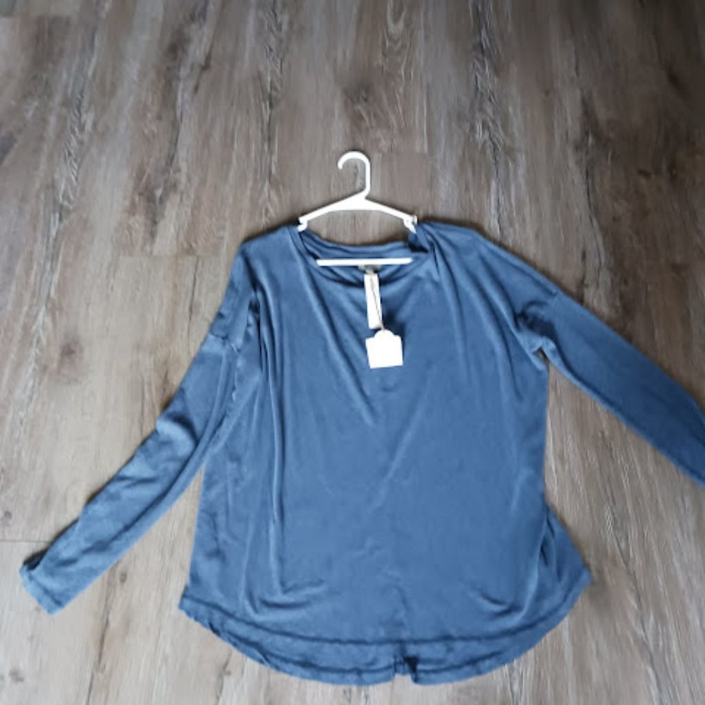Women's Long Sleeve True Craft Size: L